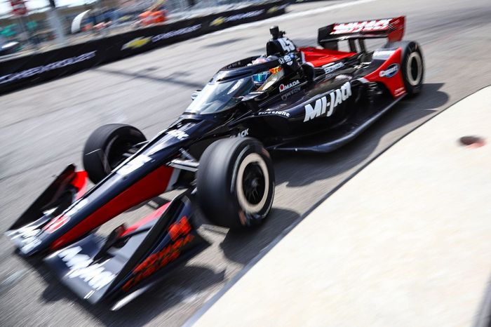 IndyCar Detroit GP: Race red-flagged after vicious, late crash - video